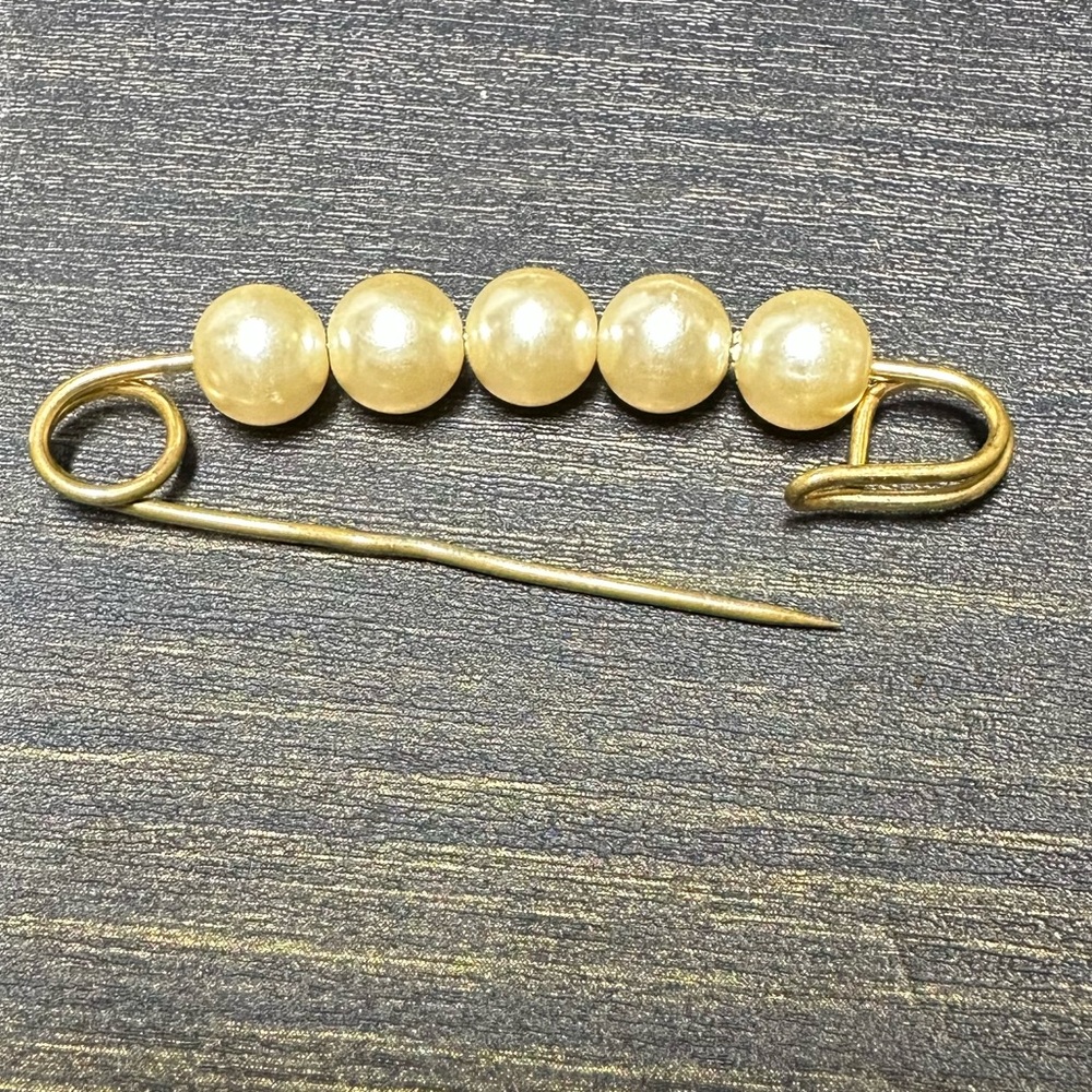 Vintage pearl and gold filled brooch